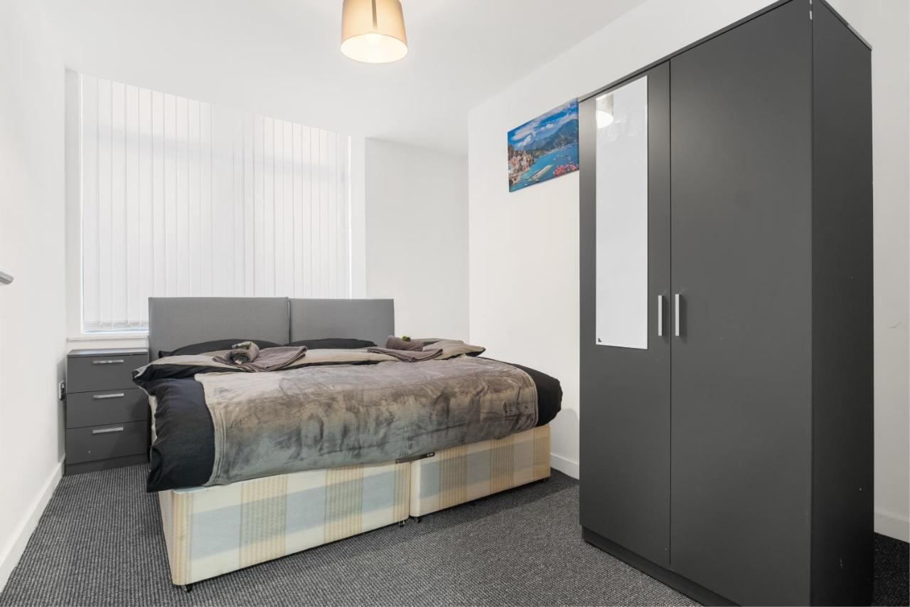 Bradford City Centre Apartments: Extended Stay with Self Check-In Room photo